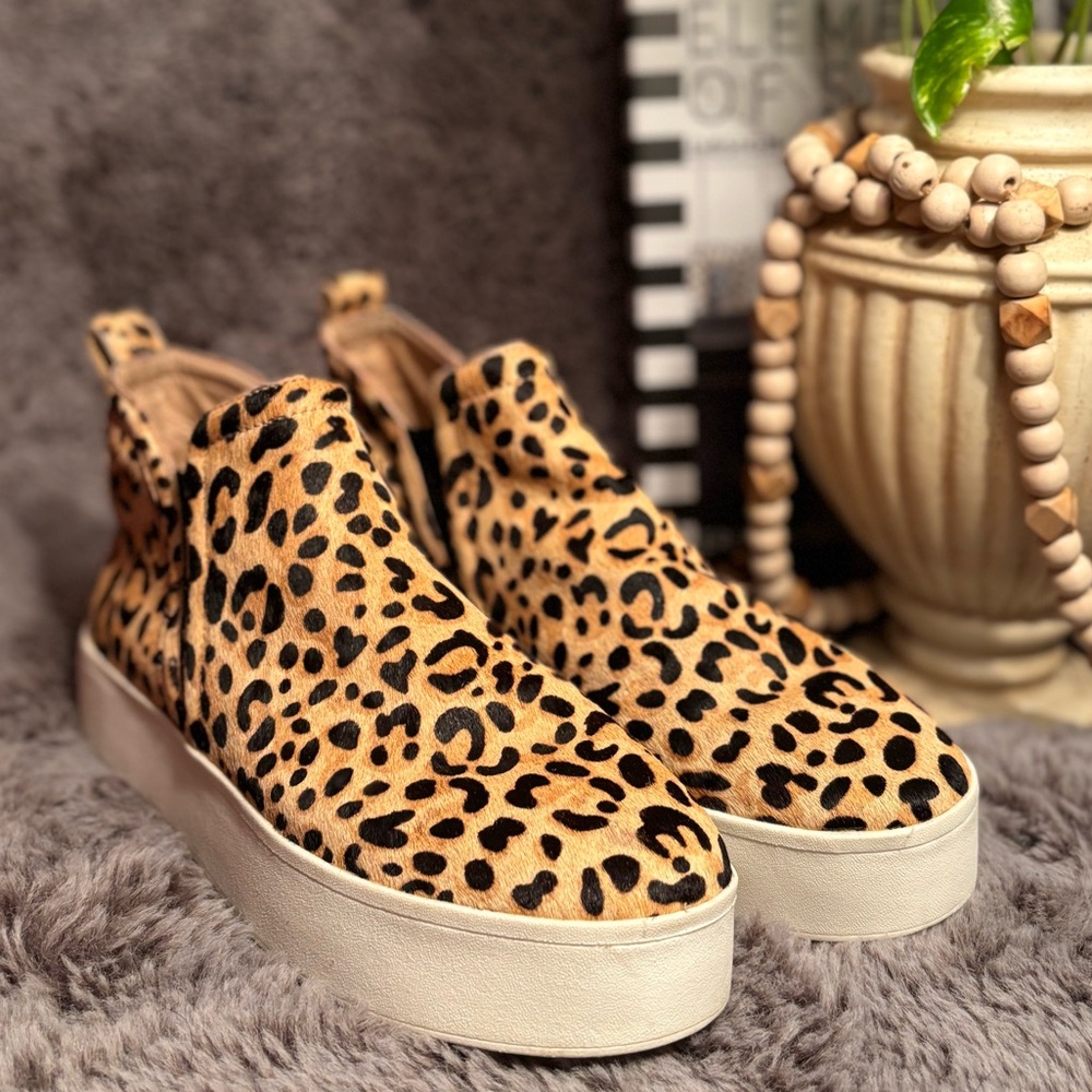 STEVE MADDEN leopard print platform shoes